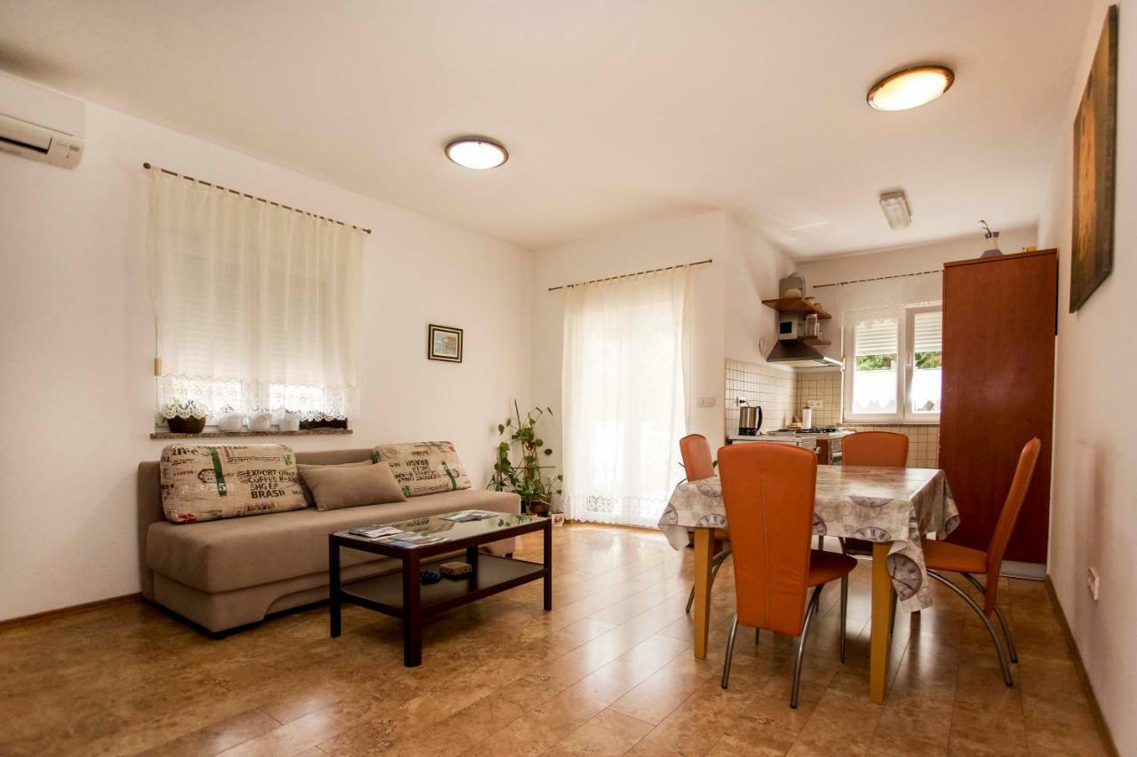 Apartment Beba โรวีน ภายนอก รูปภาพ
